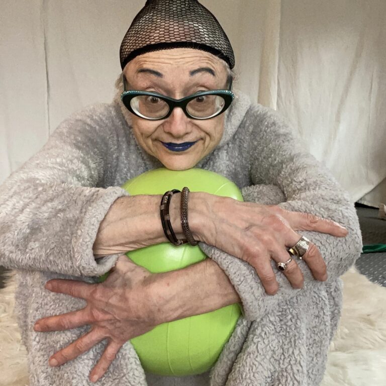 Oopsy Daisy in fuzzy grey